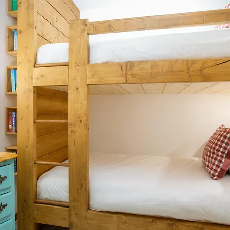 Hidden 2 Bed Gem In Prime Location *
